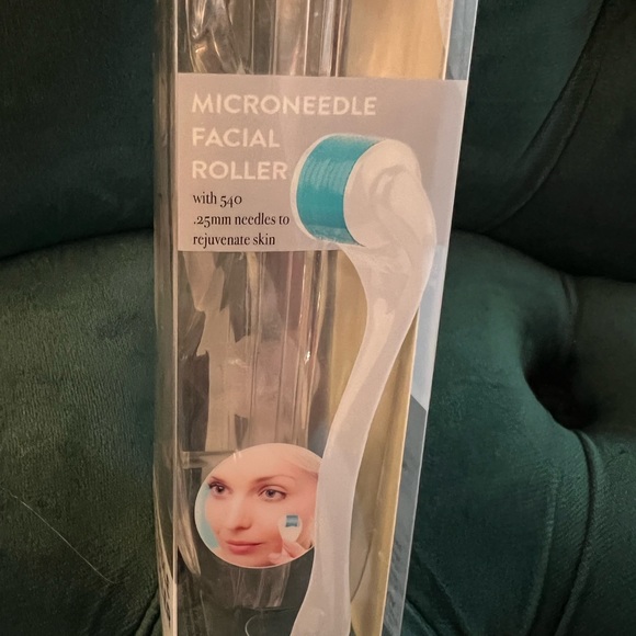 Viva spa Microneedle Facial Roller with 540 .25mm Needles To Rejuvenate Skin - Picture 4 of 12
